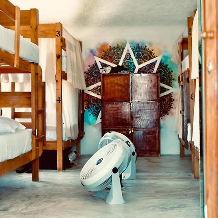 Hostel Utopia Isla Holbox Екстер'єр фото